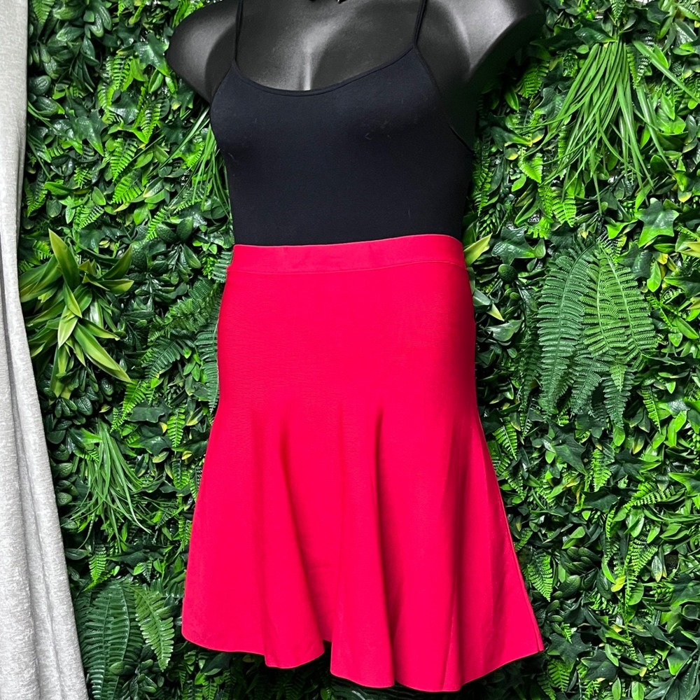 BCBGMAXAZRIA Skirt Large Red Ribbed Flare Knee Length Women's Bodycon‎ 3403